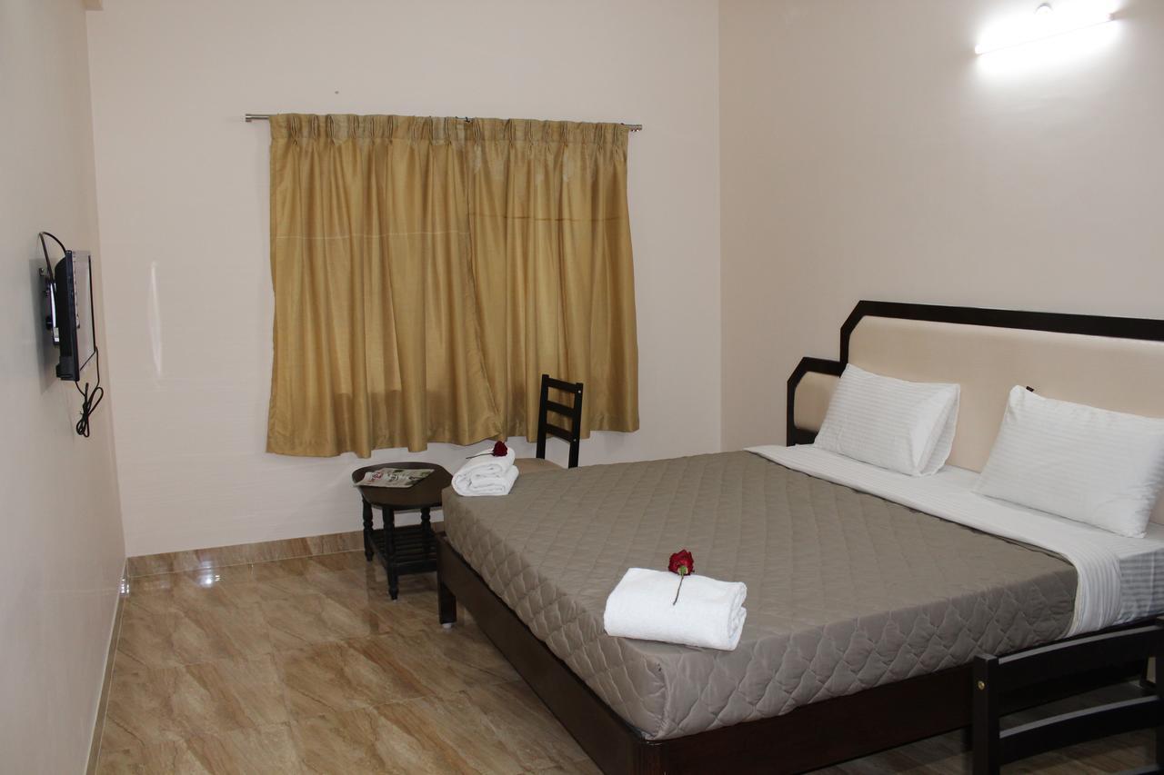 Hotel Jaidharshini Palace Kumbakonam Esterno foto