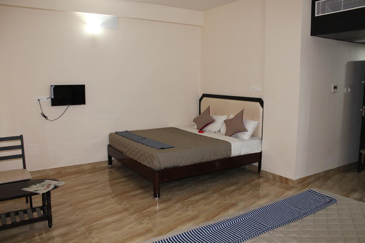 Hotel Jaidharshini Palace Kumbakonam Esterno foto